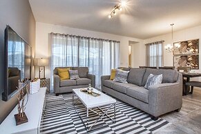 5 Bedrooms Townhome w- Splashpool - 8205SA 5 Townhouse by RedAwning