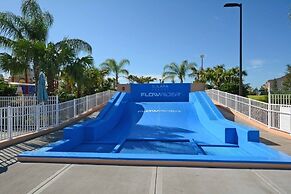 5 Bedrooms Townhome w- Splashpool - 8205SA 5 Townhouse by RedAwning