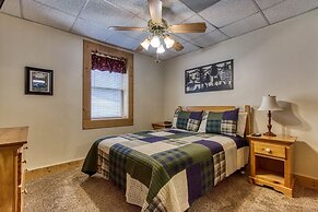 Er6 - On Eagles' Wings - Great Location. Close To All The Action! 6 Be