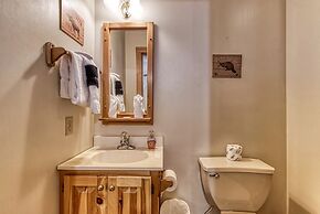 Er6 - On Eagles' Wings - Great Location. Close To All The Action! 6 Be