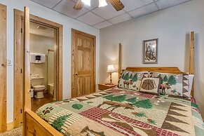 Er6 - On Eagles' Wings - Great Location. Close To All The Action! 6 Be