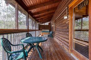 Er6 - On Eagles' Wings - Great Location. Close To All The Action! 6 Be