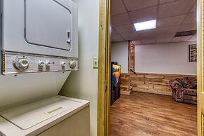 Er6 - On Eagles' Wings - Great Location. Close To All The Action! 6 Be