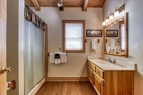 Er6 - On Eagles' Wings - Great Location. Close To All The Action! 6 Be