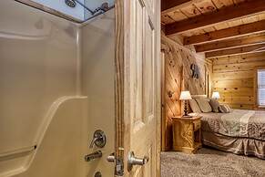 Er96 - Squirrel's Leap - Great Location! Close To Town! 2 Bedroom Cabi