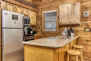 Er96 - Squirrel's Leap - Great Location! Close To Town! 2 Bedroom Cabi