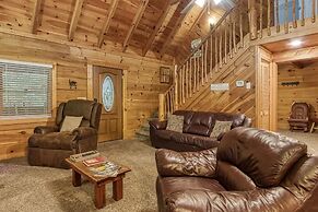 Er96 - Squirrel's Leap - Great Location! Close To Town! 2 Bedroom Cabi