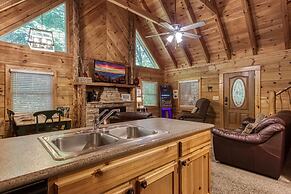 Er96 - Squirrel's Leap - Great Location! Close To Town! 2 Bedroom Cabi