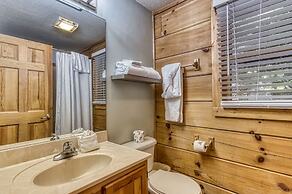 Er96 - Squirrel's Leap - Great Location! Close To Town! 2 Bedroom Cabi