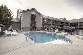 Colonial Crest 112 - Great Location! - You Can Walk To Town! 1 Bedroom