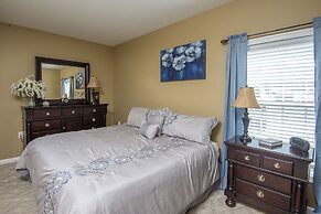 Colonial Crest 112 - Great Location! - You Can Walk To Town! 1 Bedroom