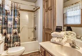 Er74 - Gerrald's Chalet - Great Location. Close To All The Action! 3 B