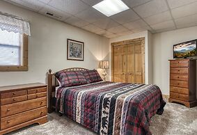 Er74 - Gerrald's Chalet - Great Location. Close To All The Action! 3 B