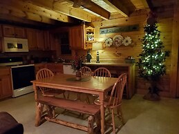 Er 246 â The Getaway Great Location â Close To Town! 2 Bedroom Cabin b