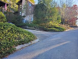 Er 246 â The Getaway Great Location â Close To Town! 2 Bedroom Cabin b