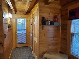 Er 246 â The Getaway Great Location â Close To Town! 2 Bedroom Cabin b