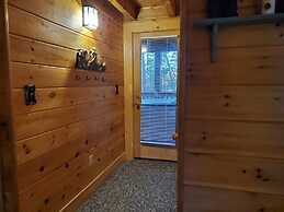Er 246 â The Getaway Great Location â Close To Town! 2 Bedroom Cabin b