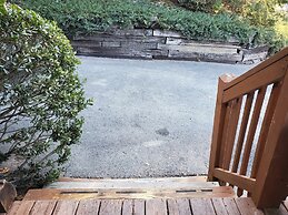 Er 246 â The Getaway Great Location â Close To Town! 2 Bedroom Cabin b