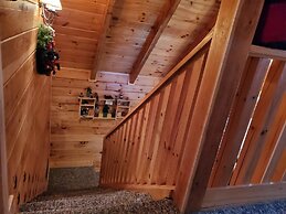 Er 246 â The Getaway Great Location â Close To Town! 2 Bedroom Cabin b