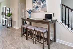 Storey Lake 8 Bed Lake Front Pool & Spa - 1684str 8 Bedroom Home by Re