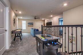 Storey Lake 8 Bed Lake Front Pool & Spa - 1684str 8 Bedroom Home by Re