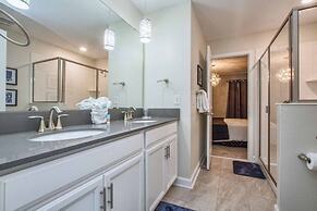 Storey Lake 8 Bed Lake Front Pool & Spa - 1684str 8 Bedroom Home by Re