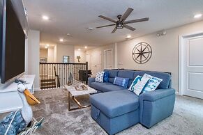 Storey Lake 8 Bed Lake Front Pool & Spa - 1684str 8 Bedroom Home by Re