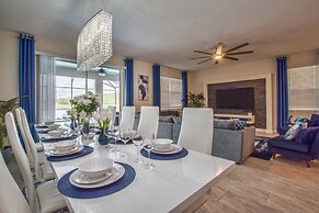 Storey Lake 8 Bed Lake Front Pool & Spa - 1684str 8 Bedroom Home by Re