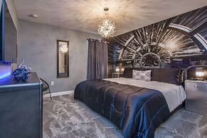 Storey Lake 8 Bed Lake Front Pool & Spa - 1684str 8 Bedroom Home by Re