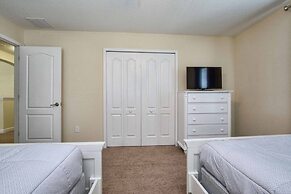 5 Bed House W- Pool In Paradise Palms 3180pp 5 Bedroom Home by RedAwni