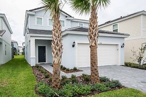 Brand New Family Getaway W/pool & Spa -7049sr 5 Bedroom Home by RedAwn