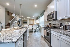 Brand New Family Getaway W/pool & Spa -7049sr 5 Bedroom Home by RedAwn