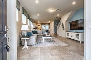 Brand New Family Getaway W/pool & Spa -7049sr 5 Bedroom Home by RedAwn