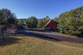 Our Tennessee Mountain Home - Great Location! Close To All The Action!