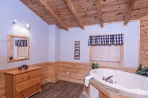 Er298- Renewed Spirit Great Location- Close To Town 7 Bedroom Cabin by