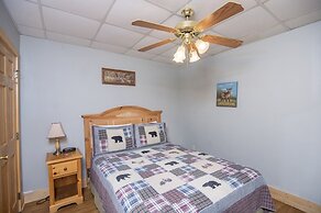 Er298- Renewed Spirit Great Location- Close To Town 7 Bedroom Cabin by