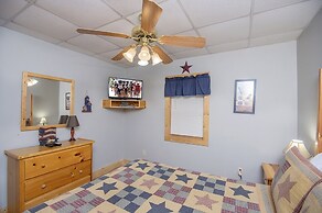 Er298- Renewed Spirit Great Location- Close To Town 7 Bedroom Cabin by