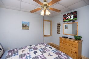 Er298- Renewed Spirit Great Location- Close To Town 7 Bedroom Cabin by