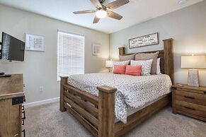 Storey Lake-6 Bedroom Pool Home - 1675STR 6 Home by RedAwning