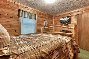 Nature's View - Enjoy Nature At Its Best! 3 Bedroom Cabin by RedAwning