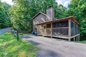 Nature's View - Enjoy Nature At Its Best! 3 Bedroom Cabin by RedAwning