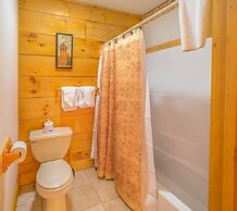 Er307- Eagle's View- Great Location- Close To Town 2 Bedroom Cabin by 