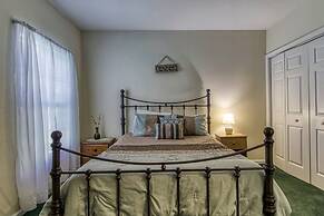 Colonial Crest 110 - Great Location! - You Can Walk To Town! 2 Bedroom