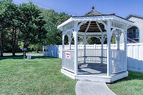 Colonial Crest 110 - Great Location! - You Can Walk To Town! 2 Bedroom