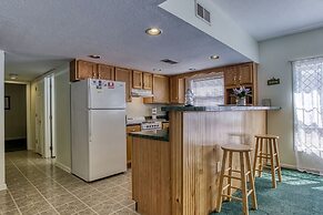 Colonial Crest 110 - Great Location! - You Can Walk To Town! 2 Bedroom