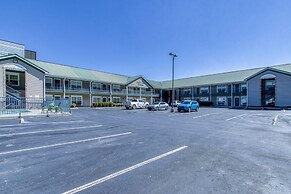 Colonial Crest 110 - Great Location! - You Can Walk To Town! 2 Bedroom