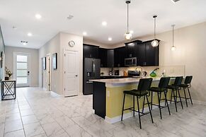 Storey Lake - 9 Bedroom Home with Pool - 1678ST 9 Home by RedAwning