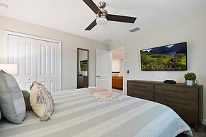 Storey Lake - 9 Bedroom Home with Pool - 1678ST 9 Home by RedAwning