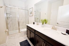 Storey Lake - 9 Bedroom Home with Pool - 1678ST 9 Home by RedAwning