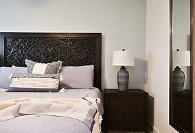 Storey Lake - 9 Bedroom Home with Pool - 1678ST 9 Home by RedAwning